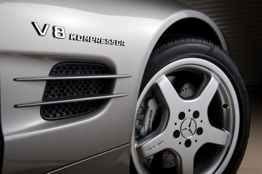  Mercedes-Benz SL55 AMG 2004 года  (фото 4 из 7)
